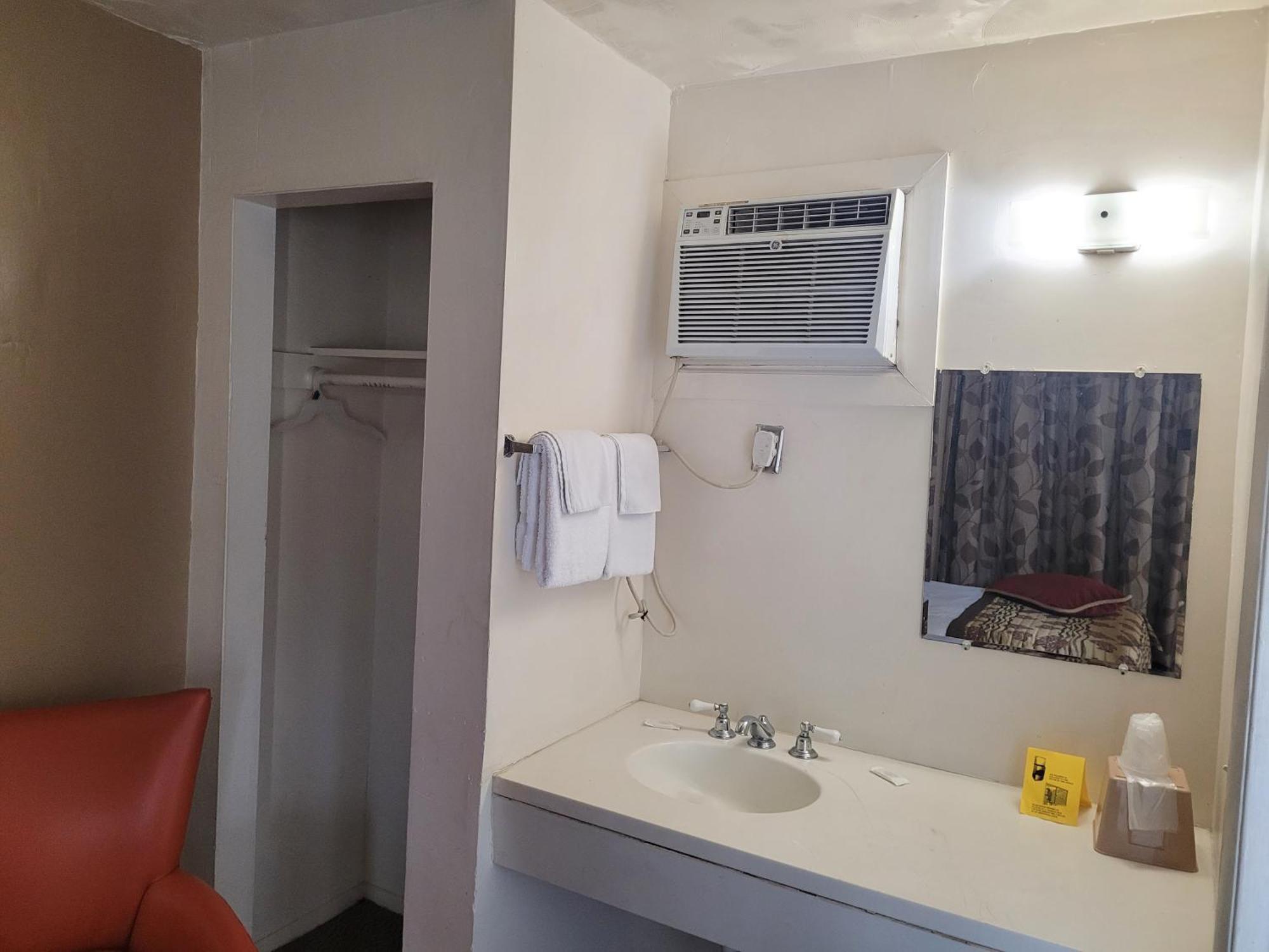 Queens Lodge Motel West Palm Beach Bagian luar foto