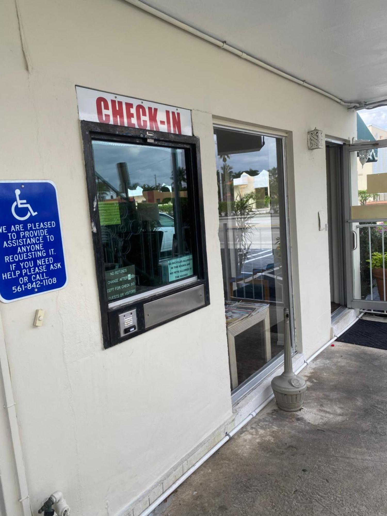 Queens Lodge Motel West Palm Beach Bagian luar foto